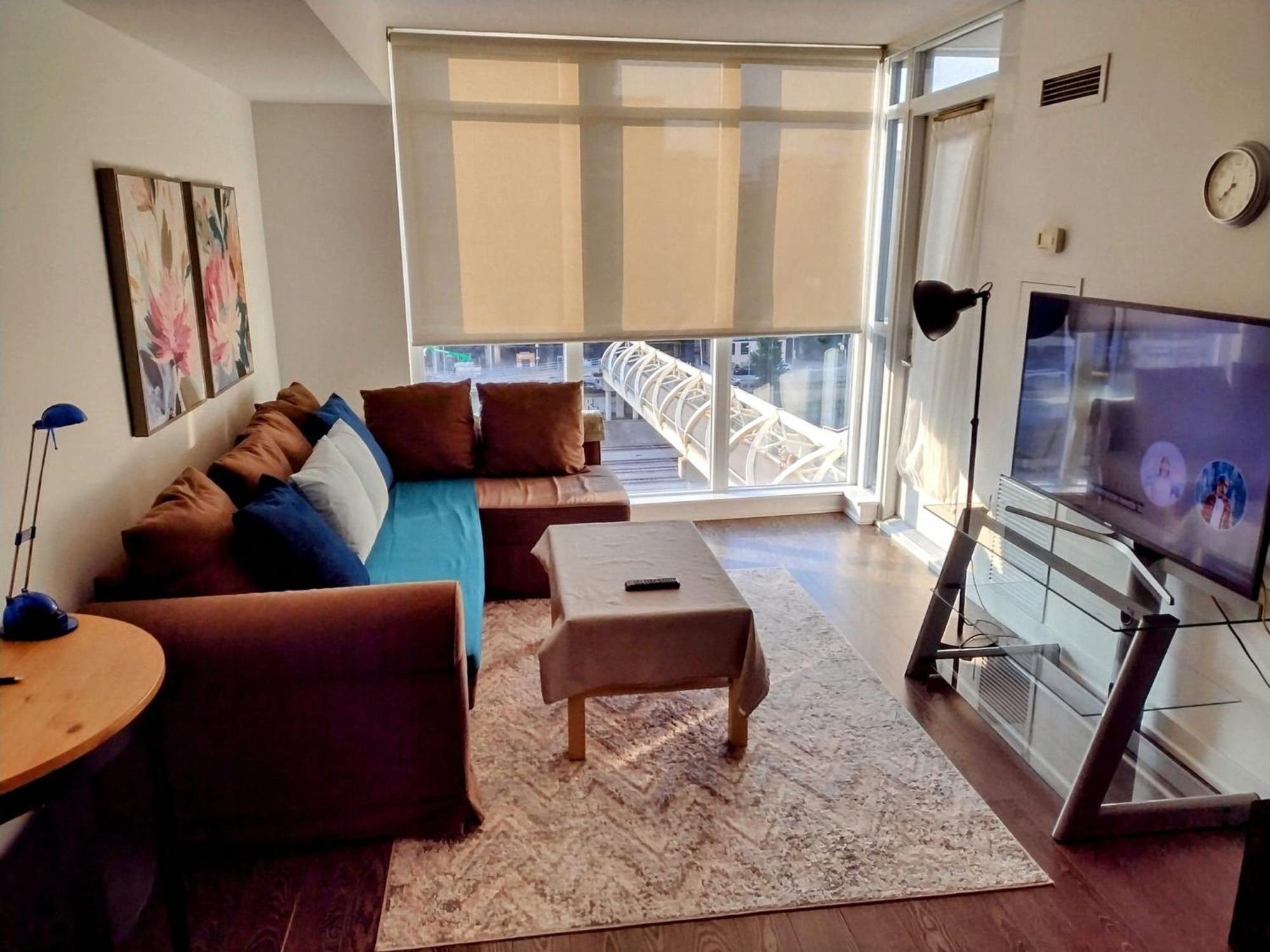 Stylish 1Br And Den - Cn Tower -5 Min Apartment Toronto Luaran gambar